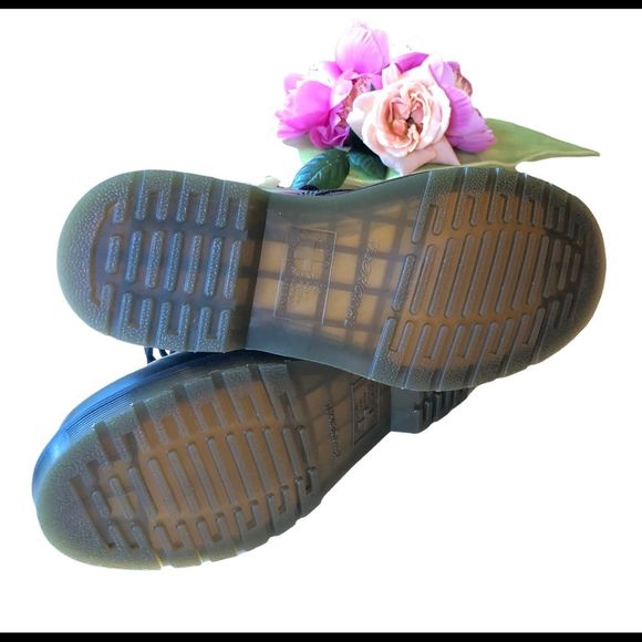 Dr. Martens Smooth Black Leather Ankle Boots NWOT - Picture 4 of 13